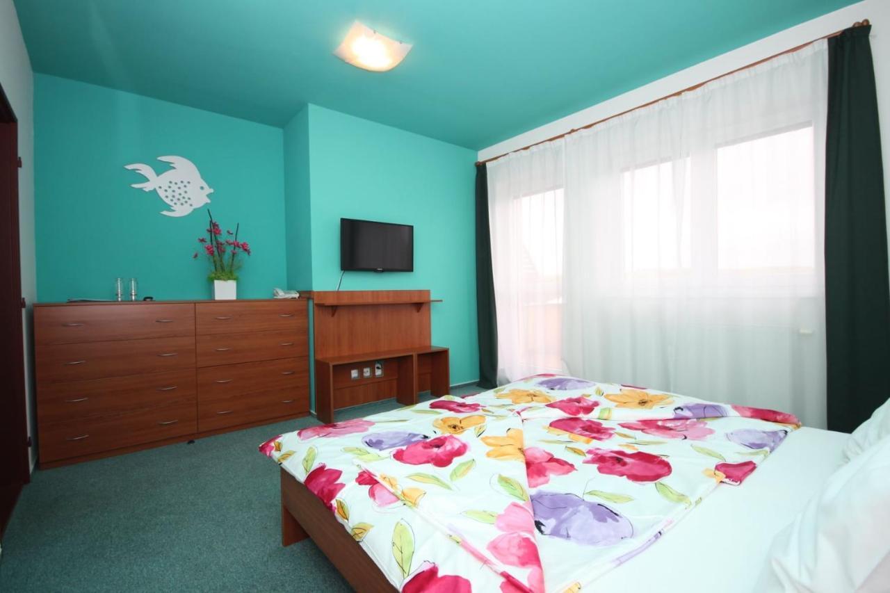 Apartmany, Penzion, Wellness U Zlate Rybky Vyskov Exterior photo